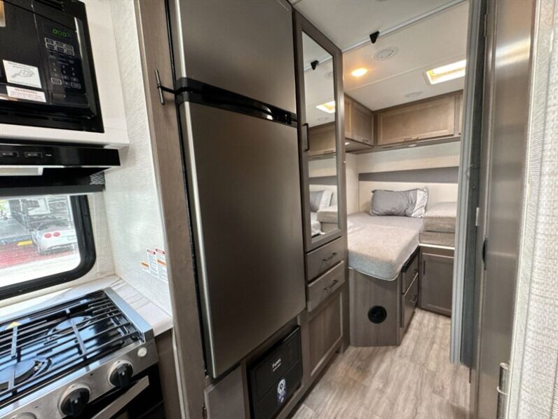 2025 Thor Four Winds 25V