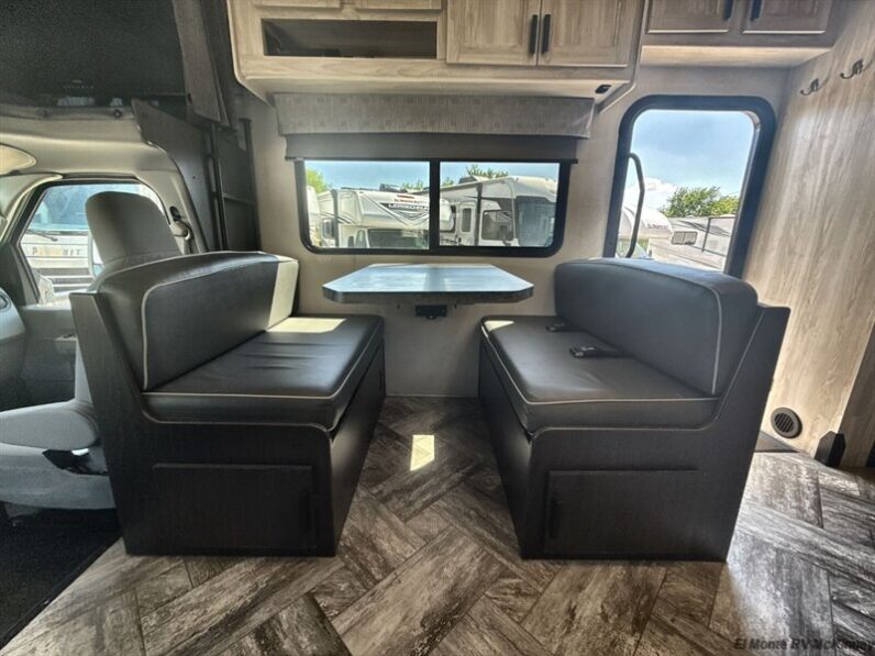 2023 Forest River Sunseeker 3250DSLE