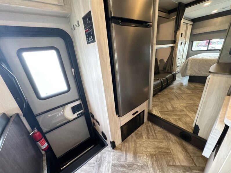 2023 Forest River Sunseeker 3250DSLE