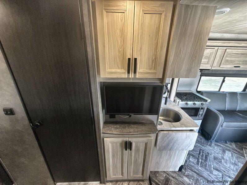 2023 Forest River Sunseeker 3250DSLE
