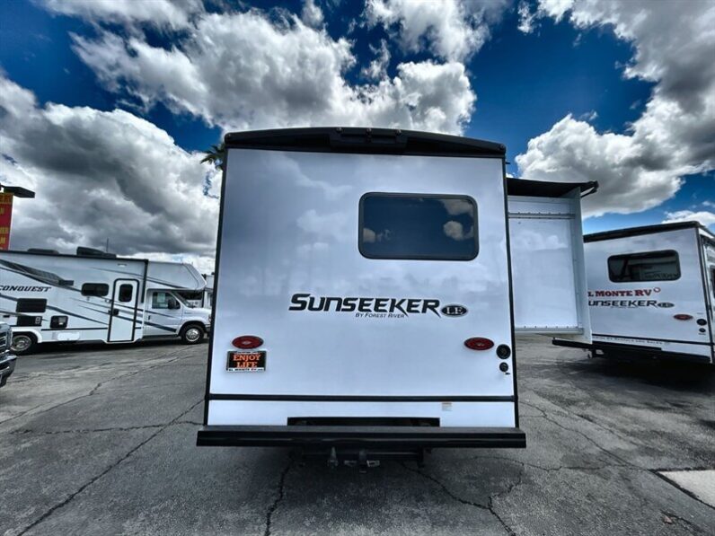 2024 Forest River Sunseeker 2550DSLE