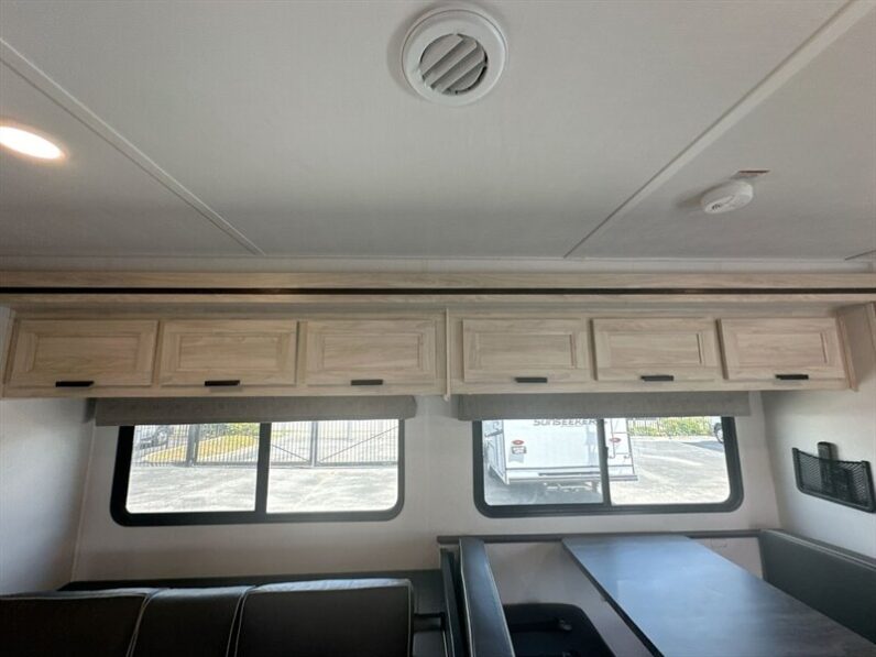 2024 Forest River Sunseeker 2550DSLE