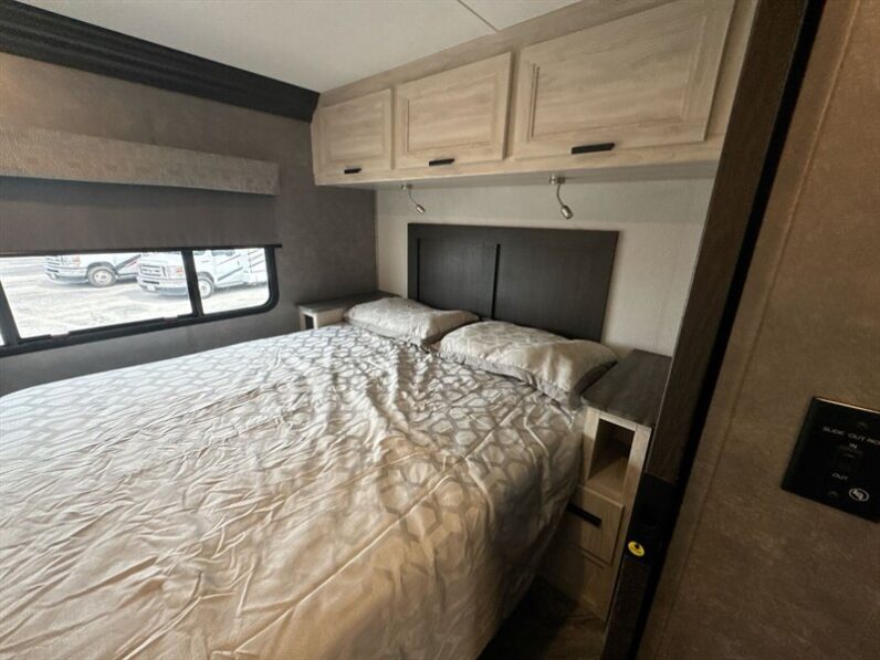 2023 Forest River Sunseeker 3250DSLE