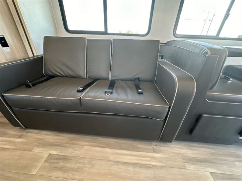 2024 Forest River Sunseeker 2550DSLE
