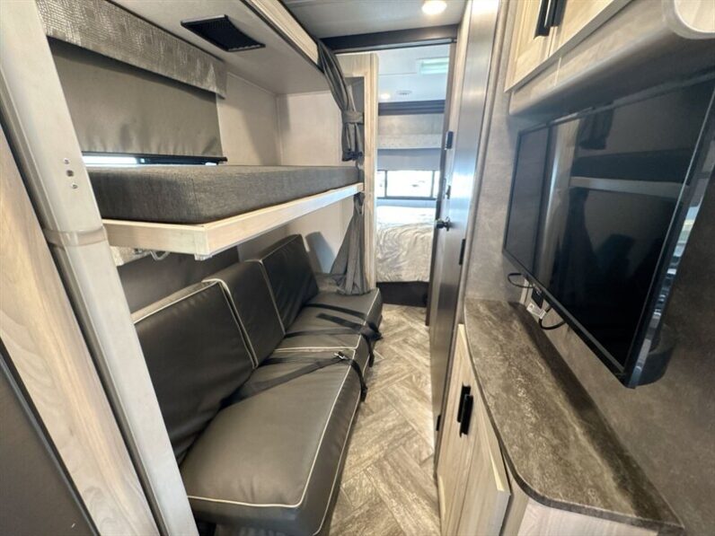 2023 Forest River Sunseeker 3250DSLE