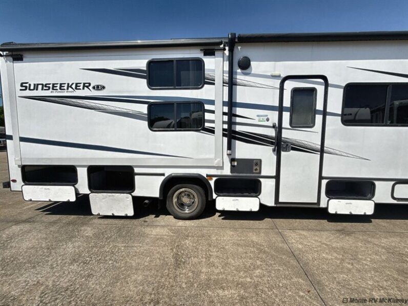 2023 Forest River Sunseeker 3250DSLE