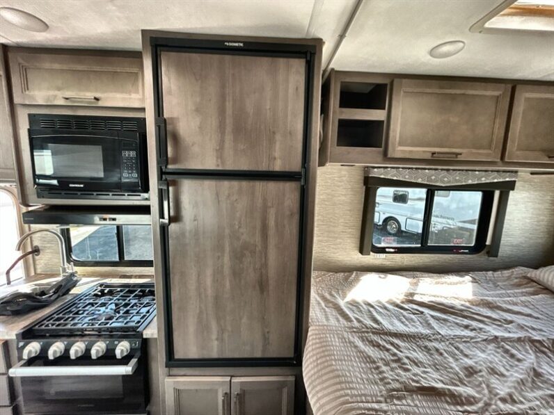 2024 Thor Four Winds 22E