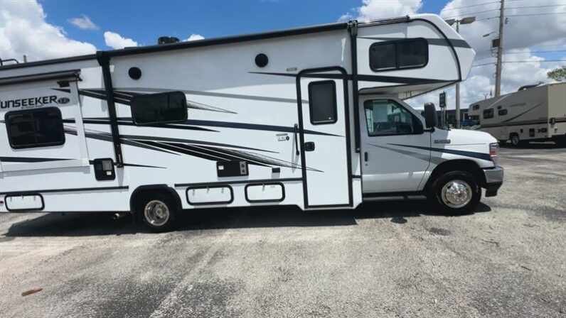 2024 Forest River Sunseeker 2550DSLE