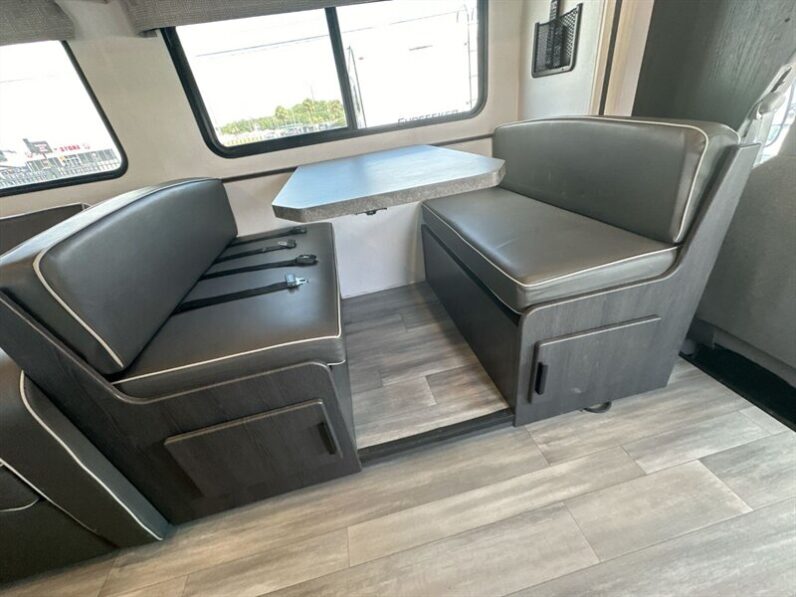2024 Forest River Sunseeker 2550DSLE
