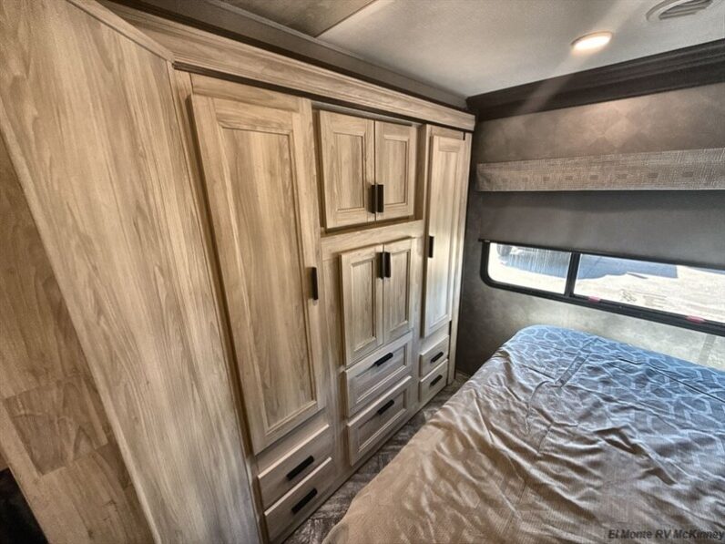 2023 Forest River Sunseeker 3250DSLE