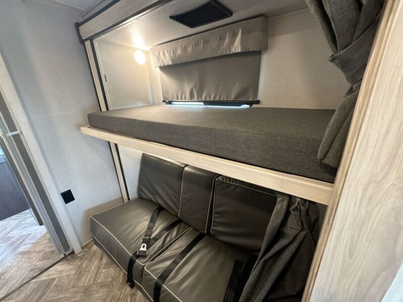 2023 Forest River Sunseeker 3250DSLE