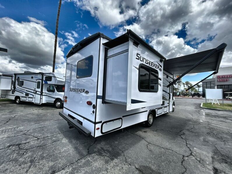 2024 Forest River Sunseeker 2550DSLE