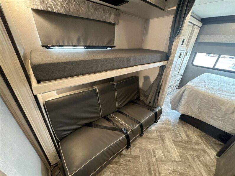 2023 Forest River Sunseeker 3250DSLE