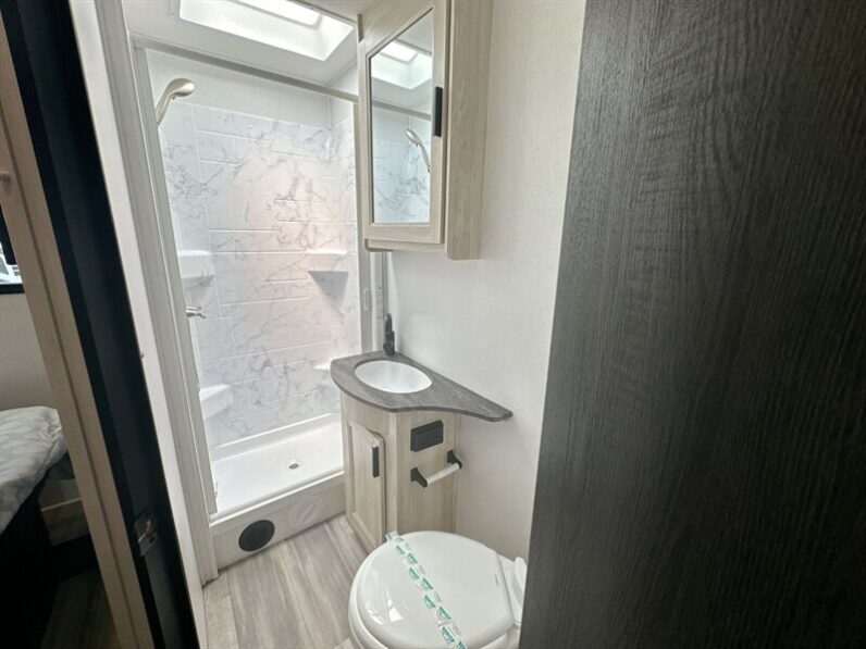 2024 Forest River Sunseeker 2550DSLE