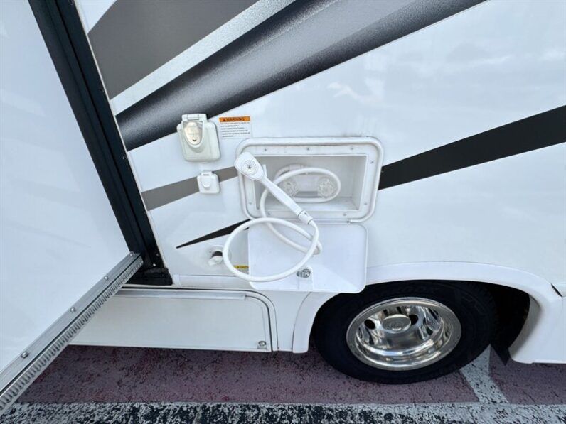 2025 Thor Four Winds 25V