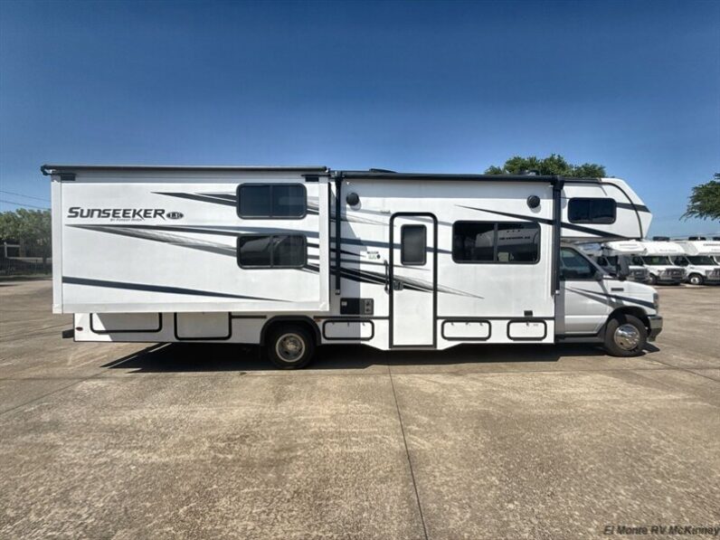 2023 Forest River Sunseeker 3250DSLE