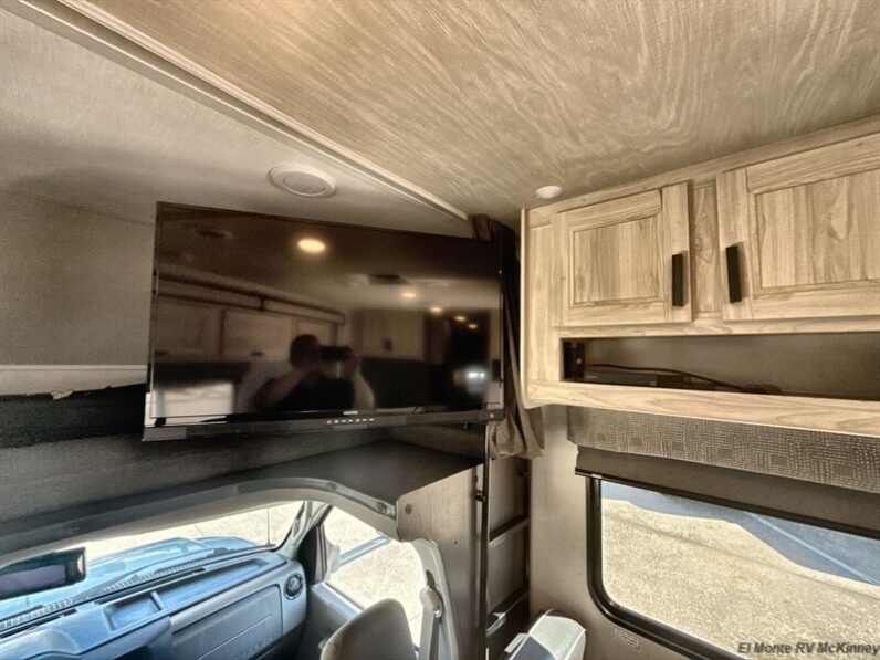 2023 Forest River Sunseeker 3250DSLE