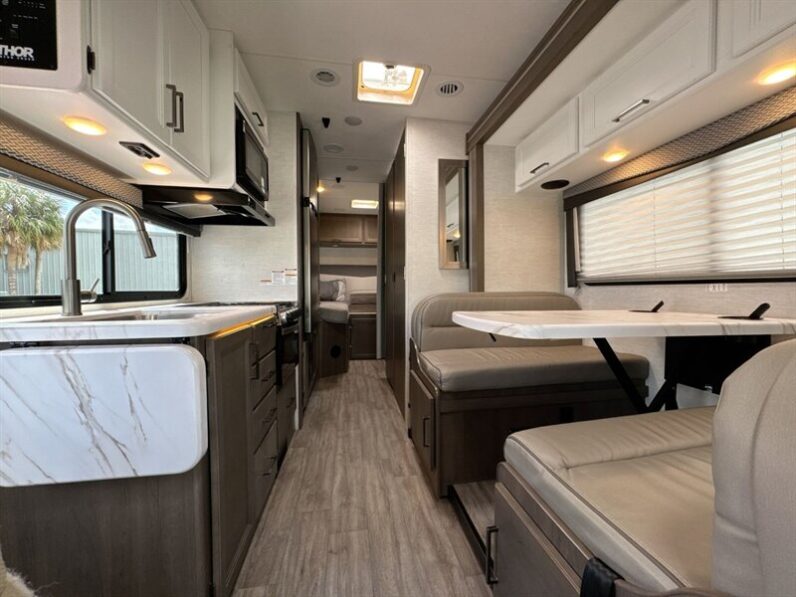 2025 Thor Four Winds 25V